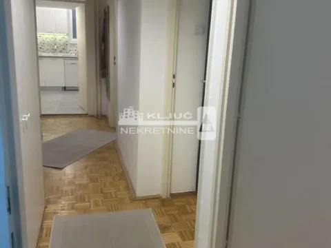 Rent, two bedroom apartment, 70m², Kalenić Pijaca, Vračar Sve Podlokacije - image 11