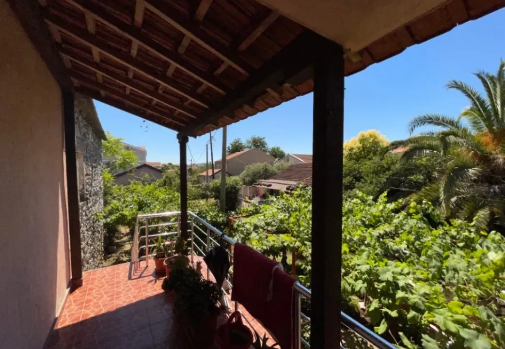 Izdavanje, kuća, 100m², Gornja Gorica, Podgorica