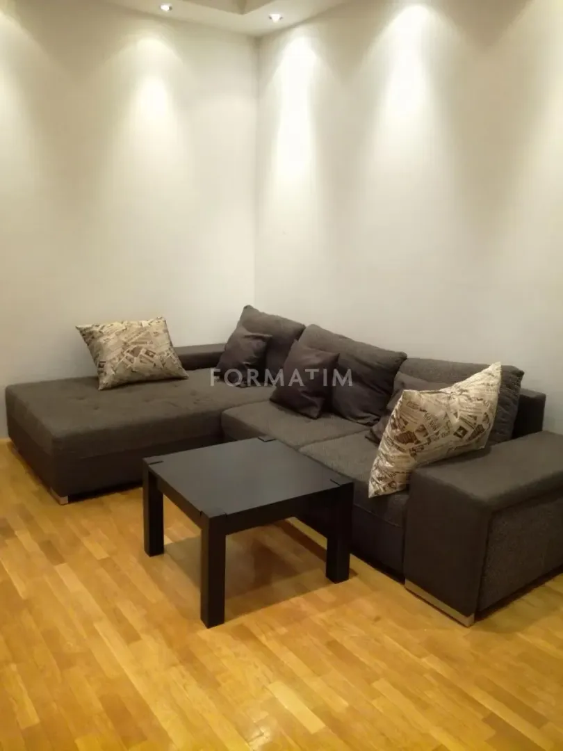 Rent, two bedroom apartment, 83m², Vračar Sve Podlokacije, Beograd