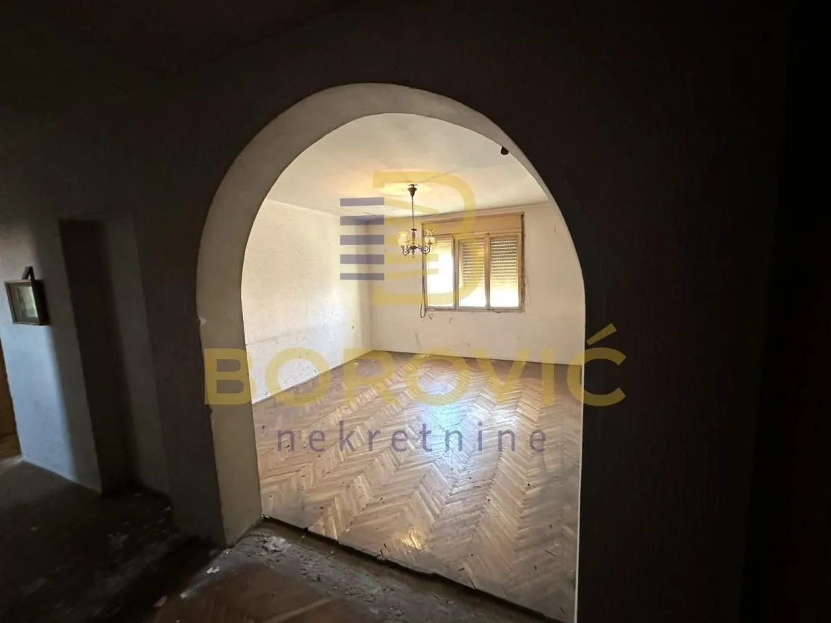 Sale, house, 252m², Batajnica, Beograd
