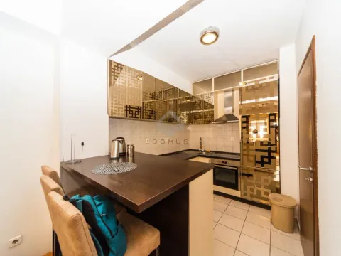 Izdavanje, jednosoban stan, 53m², City Kvart, Podgorica - image 5