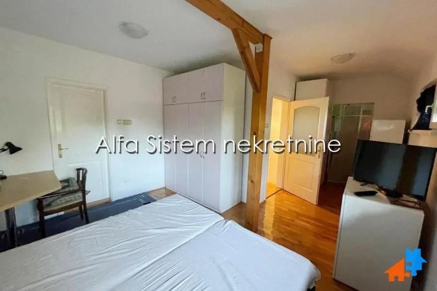 Izdavanje, trosoban stan, 85m², Olimp, Zvezdara Sve Podlokacije