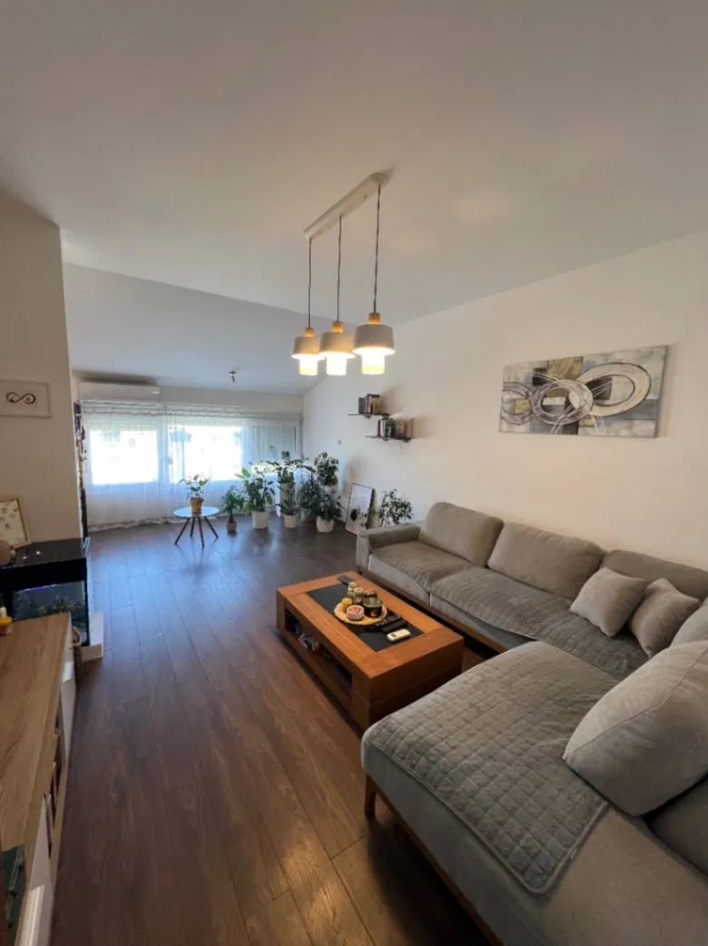 Prodaja, dvosoban stan, 72m², Stari Aerodrom, Podgorica