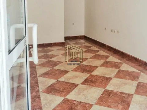 Izdavanje, poslovni prostor, 16m², Centar, Bar - image 2