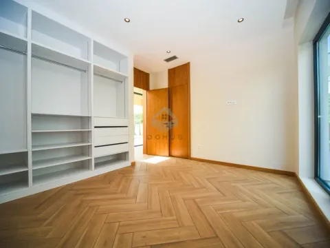 Izdavanje, kuća, 350m², Tuzi, Podgorica - image 22