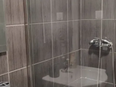 Izdavanje, garsonjera, 25m², Radanovići, Kotor - image 12