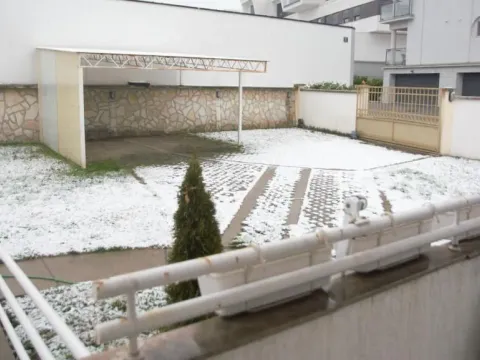 Izdavanje, četvorosoban stan, 110m², Senjak, Beograd - image 19