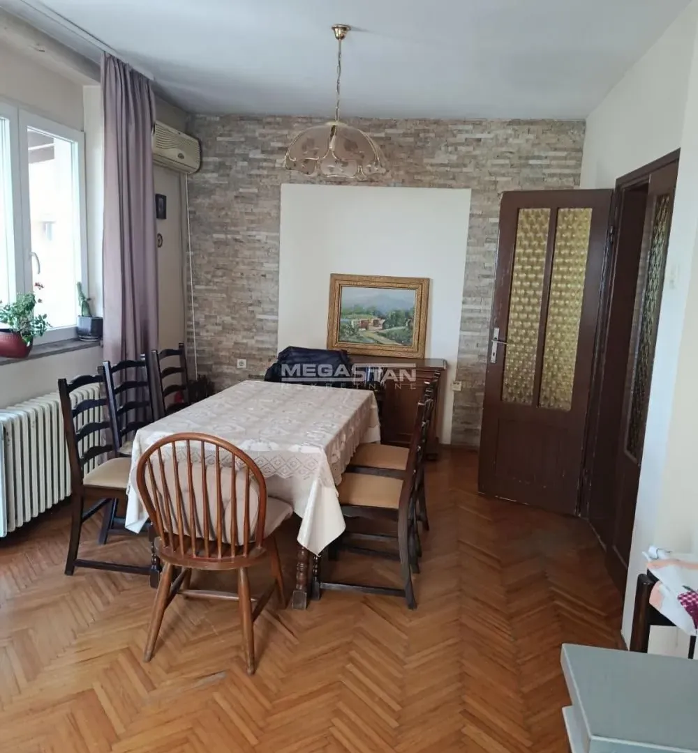 Sale, house, 270m², Mali Mokri Lug, Zvezdara Sve Podlokacije