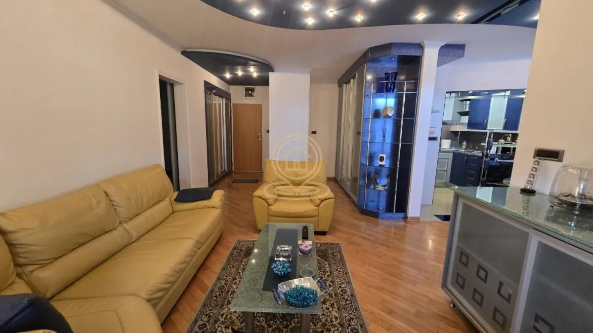 Izdavanje, dvosoban stan, 54m², Stari Grad, Beograd