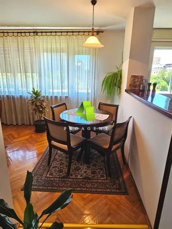 Prodaja, trosoban stan, 75m², Medijana, Niš