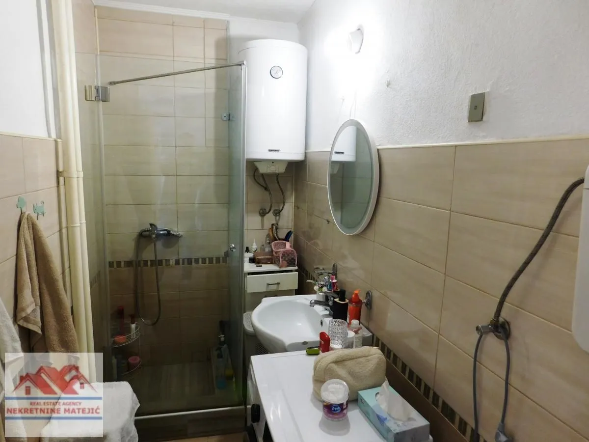 Izdavanje, dvosoban stan, 51m², Aerodrom, Kragujevac