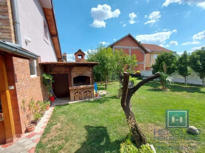 Prodaja, kuća, 200m², Rakitovo, Jagodina