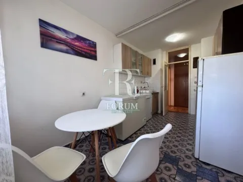 Izdavanje, dvosoban stan, 75m², Pobrežje, Podgorica - image 4