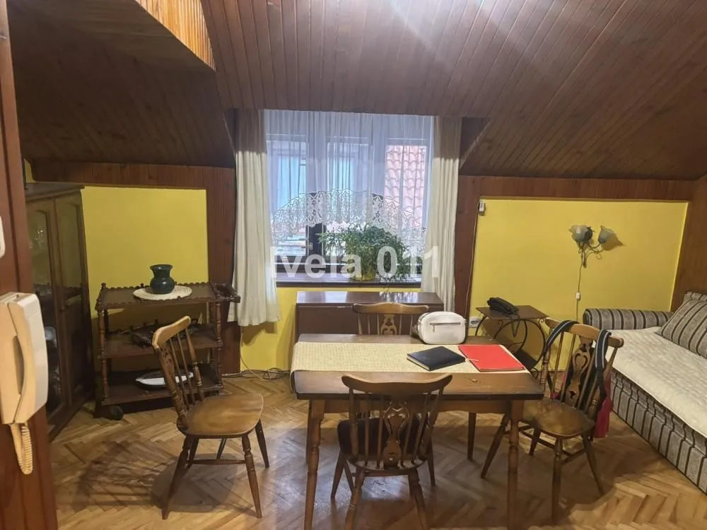 Prodaja, četvorosoban stan, 88m², Cvetni Trg, Vračar Sve Podlokacije