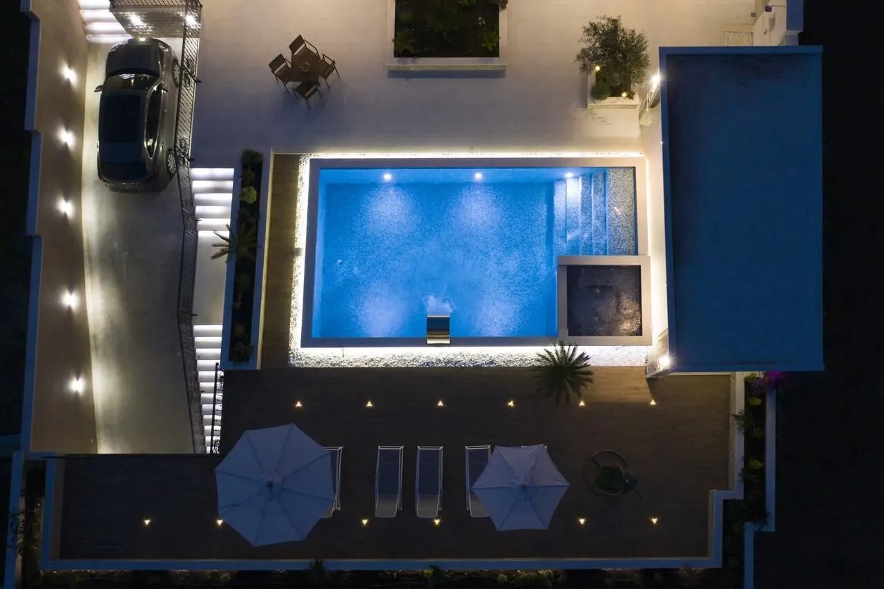 Sale, house, 190m², Prijevor, Budva
