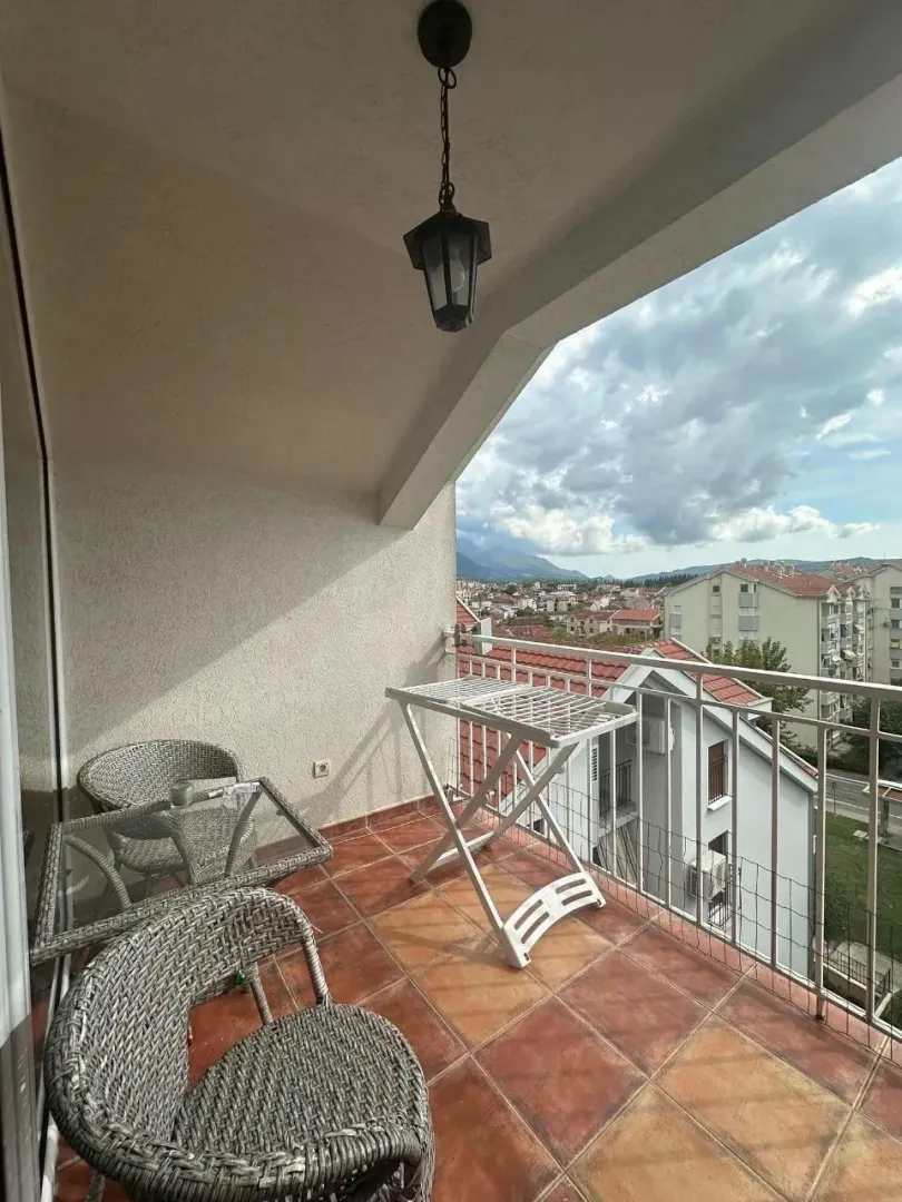 Rent, one bedroom apartment, 50m², Centar, Tivat