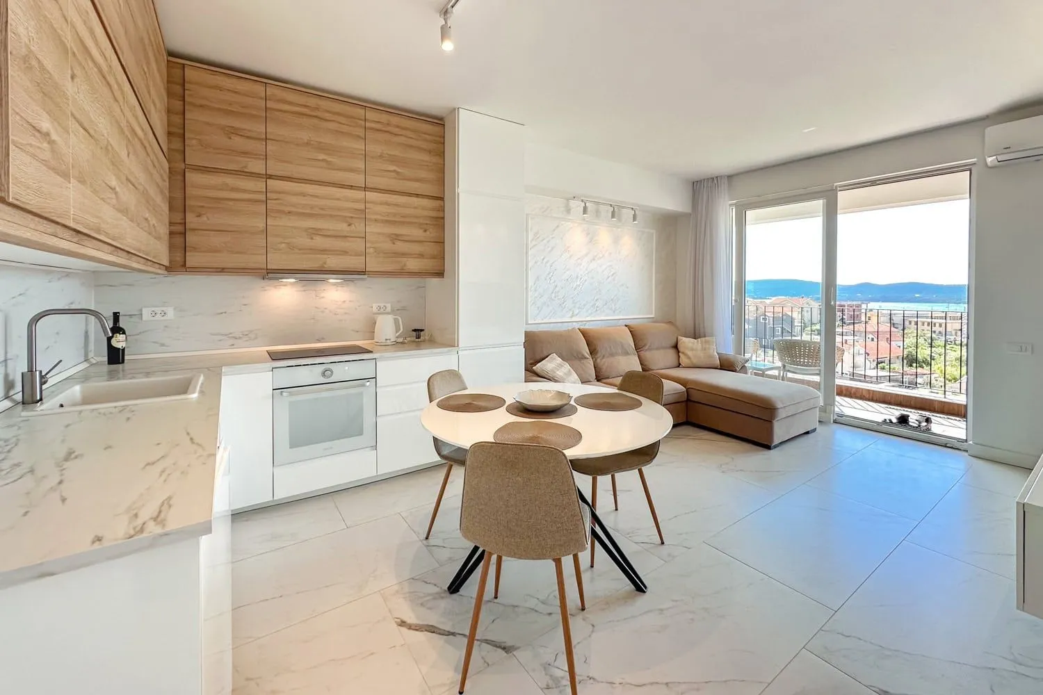 Prodaja, stan, 66m², Tivat, Crna Gora