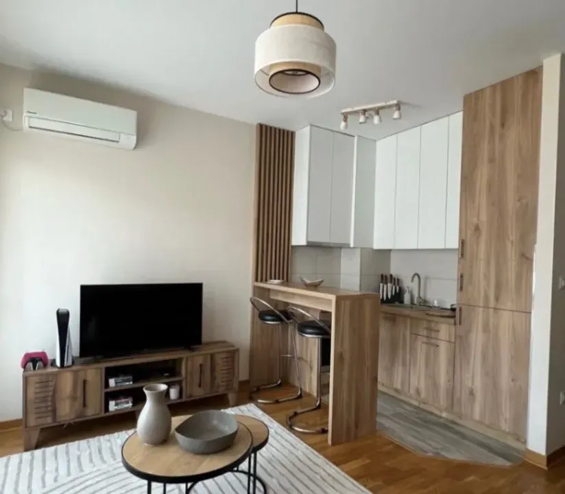Izdavanje, garsonjera, 30m², City Kej, Podgorica