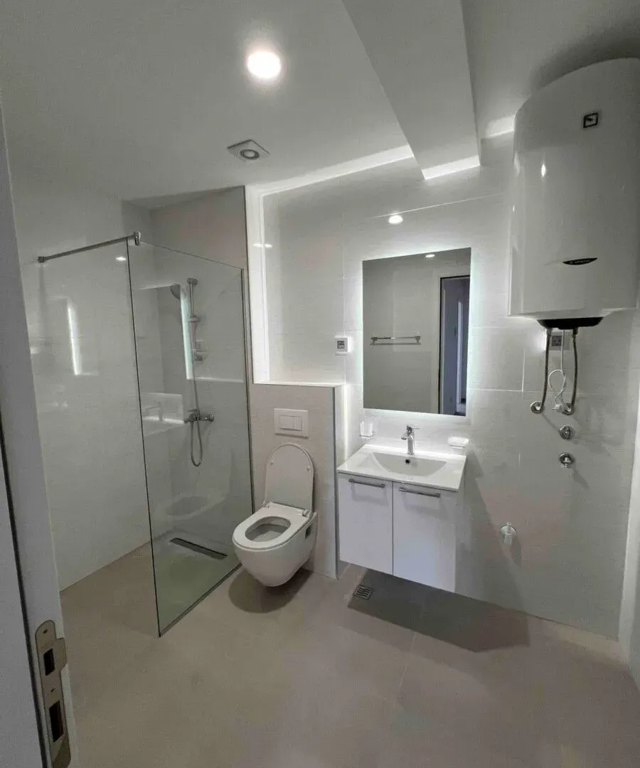 Prodaja, trosoban stan, 104m², Stari Aerodrom, Podgorica