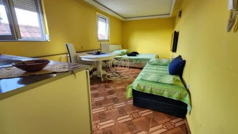 Izdavanje, garsonjera, 30m², Petrovaradin, Novi Sad - image 3