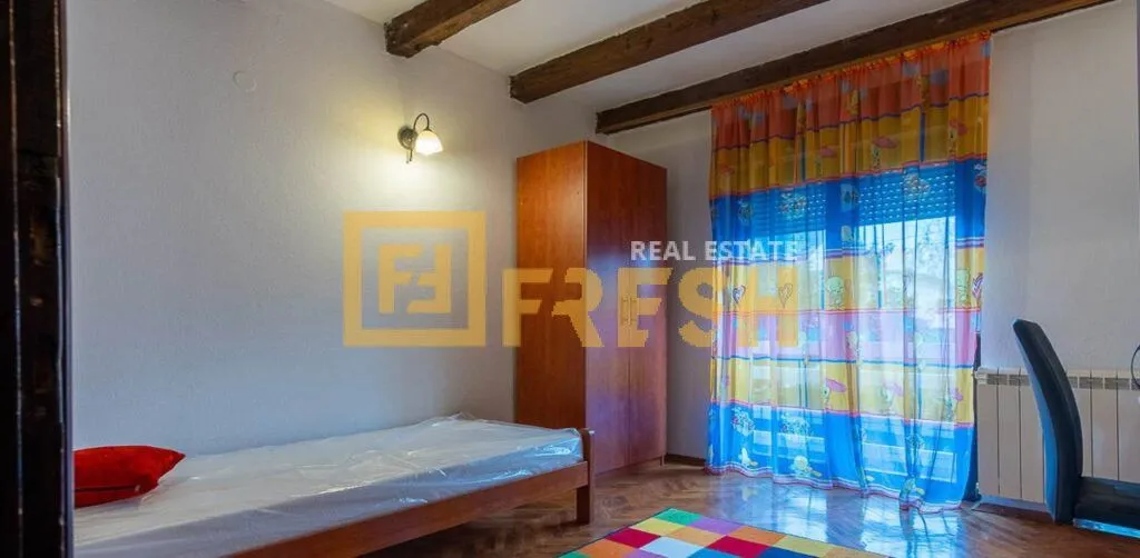 Rent, house, 250m², Stari Aerodrom, Podgorica