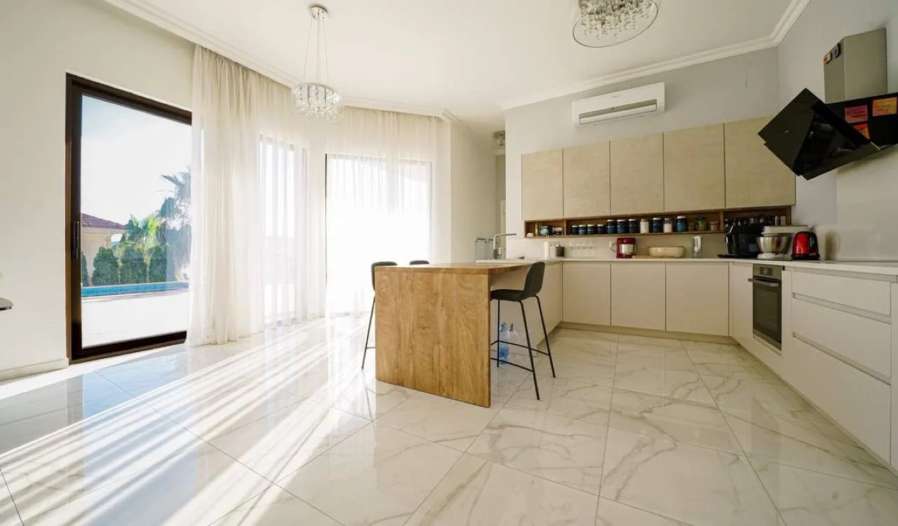 Sale, house, 290m², Tivat, Crna Gora
