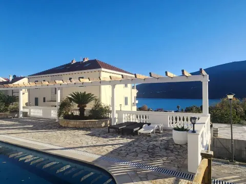 Izdavanje, jednosoban stan, 38m², Đenovići, Herceg Novi - image 13