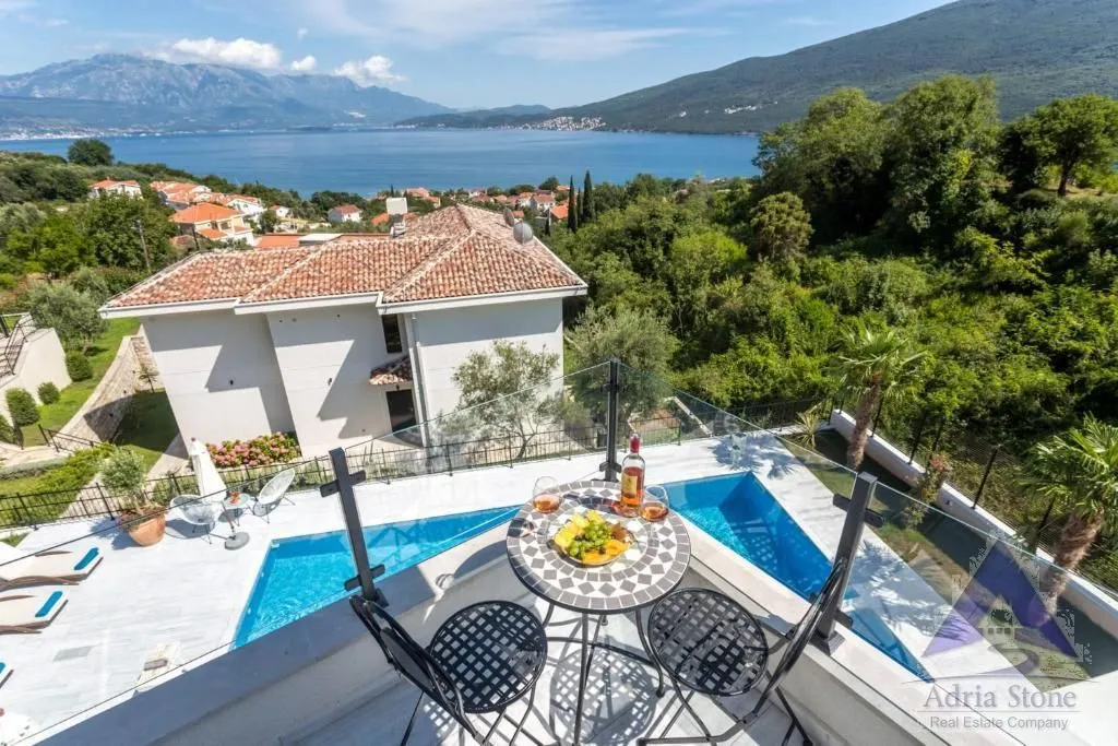 Prodaja, kuća, 420m², Đenovići, Herceg Novi