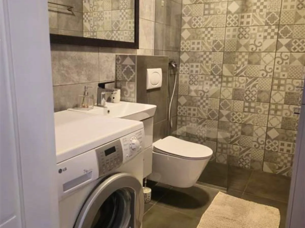 Izdavanje, jednosoban stan, 38m², Stari grad, Novi Sad