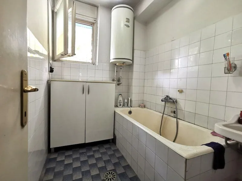 Rent, office space, 82m², Pejton, Podgorica