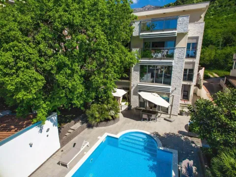 Izdavanje, kuća, 300m², Podkošljun, Budva - image 5