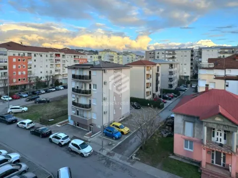 Izdavanje, dvosoban stan, 61m², Blok 9, Podgorica - image 19