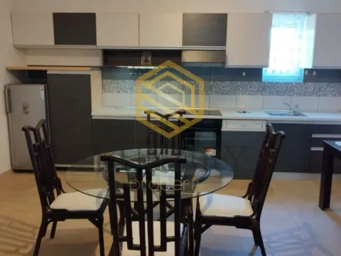 Izdavanje, trosoban stan, 130m², Tološi, Podgorica - image 2