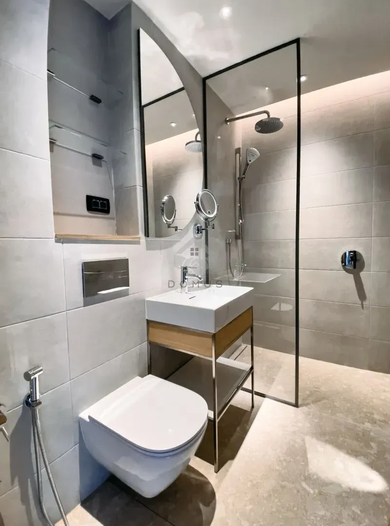 Prodaja, dvosoban stan, 102m², Tivat, Crna Gora