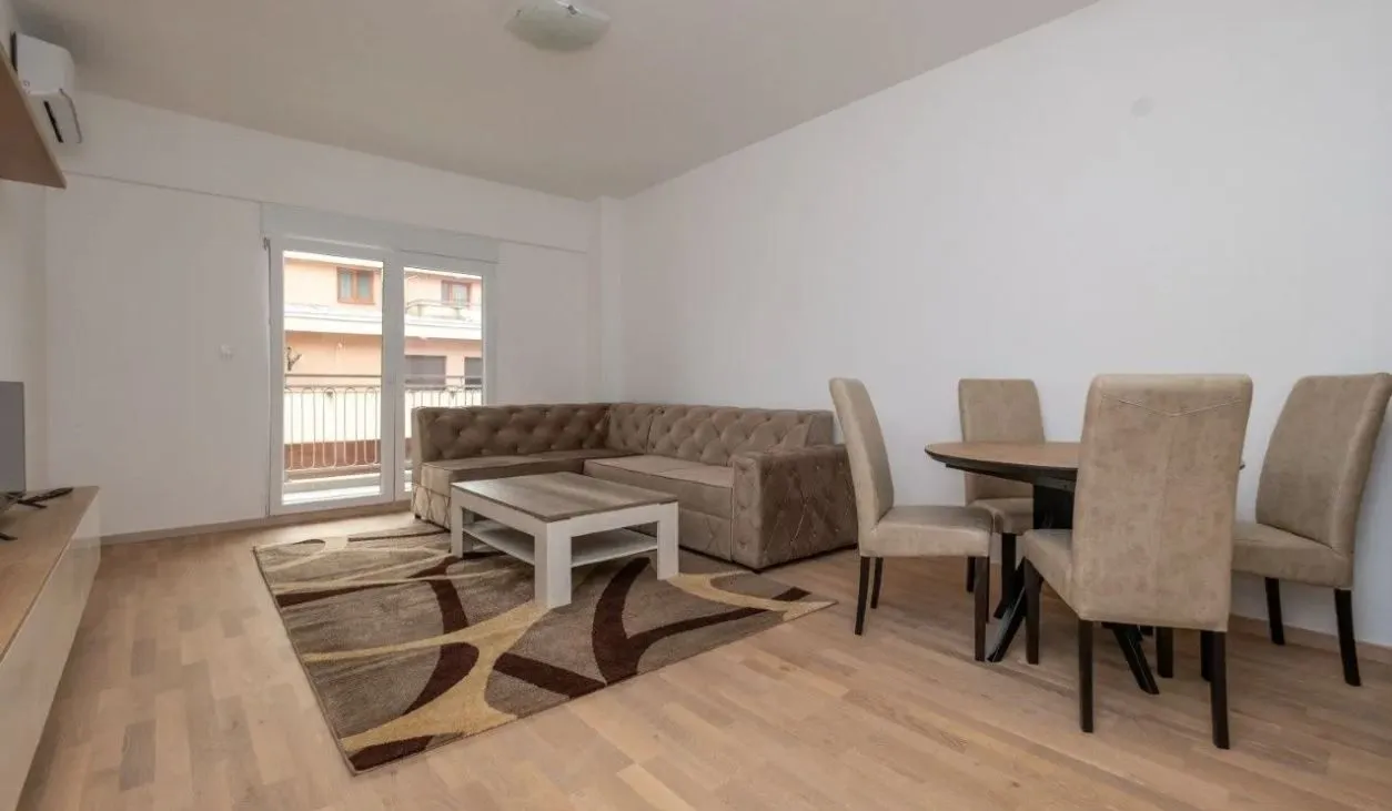 Izdavanje, jednosoban stan, 58m², Vezirov Most, Podgorica
