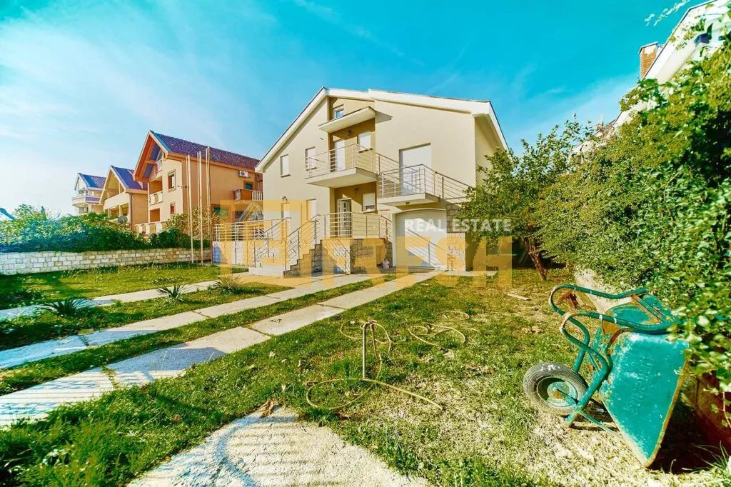 Rent, house, 400m², Stari Aerodrom, Podgorica