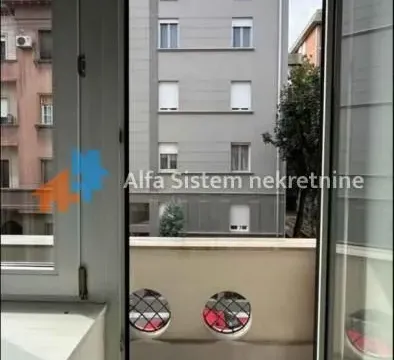 Izdavanje, poslovni prostor, 223m², Kalenić Pijaca, Vračar Sve Podlokacije - image 11