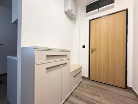 Izdavanje, dvosoban stan, 68m², Pobrežje, Podgorica - image 6