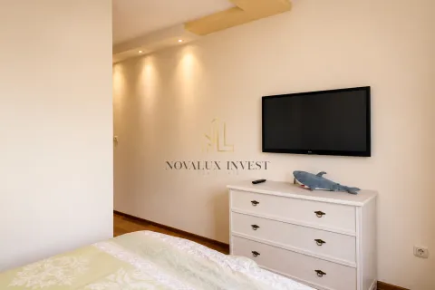 Rent, two bedroom apartment, 75m², Centar, Podgorica - image 11