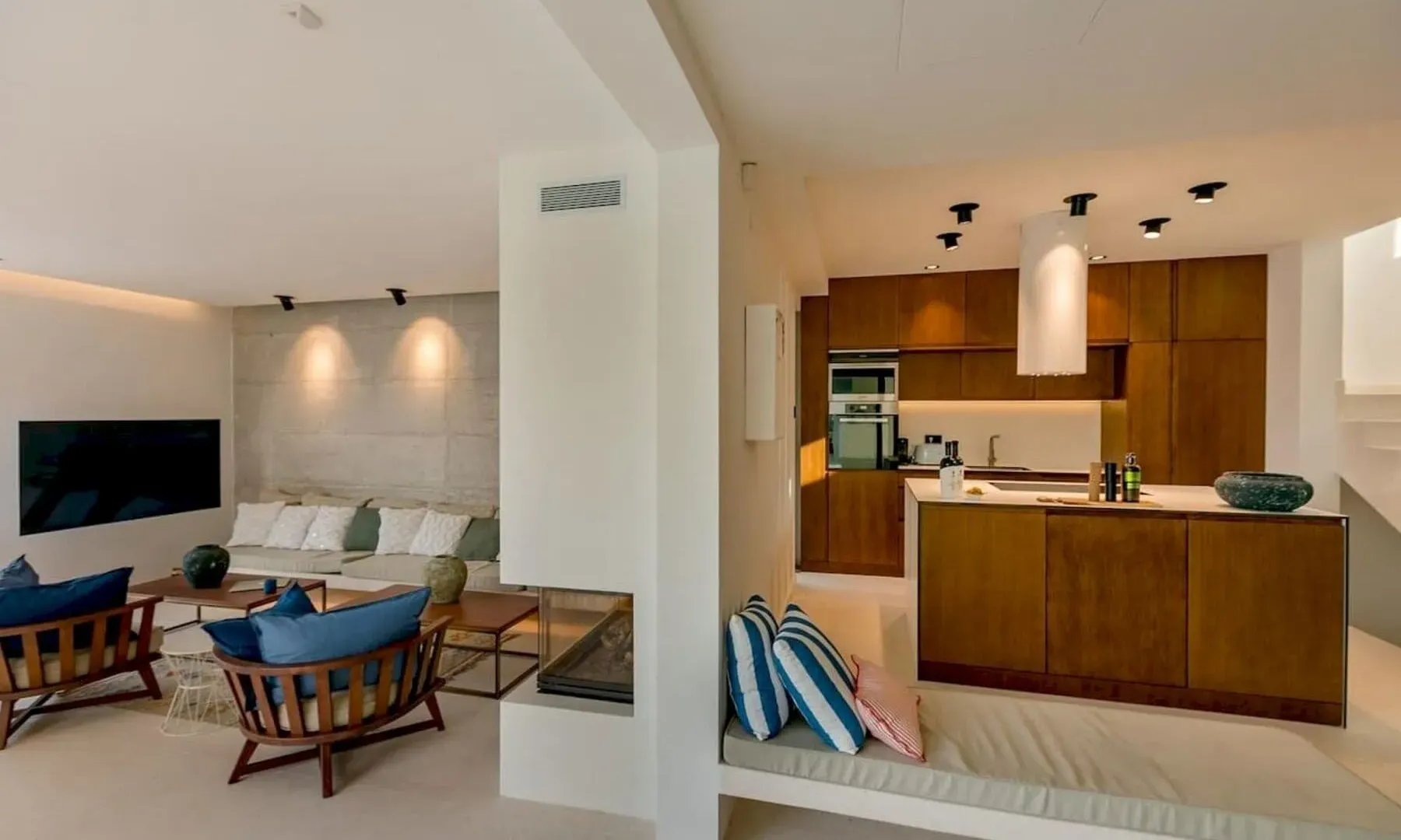 Prodaja, kuća, 676m², Tivat, Crna Gora