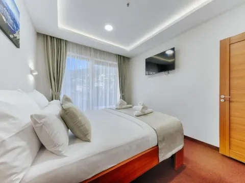 Prodaja, kuća, 12000m², Dobre Vode, Bar - image 4