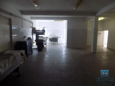 Izdavanje, poslovni prostor, 1500m², Donje Vidovo, Paraćin - image 36