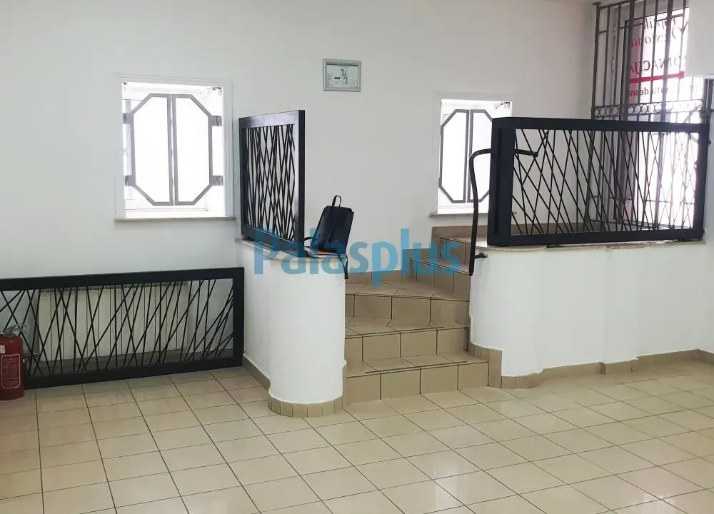 Rent, office space, 54m², Zemun Centar, Zemun Sve Podlokacije