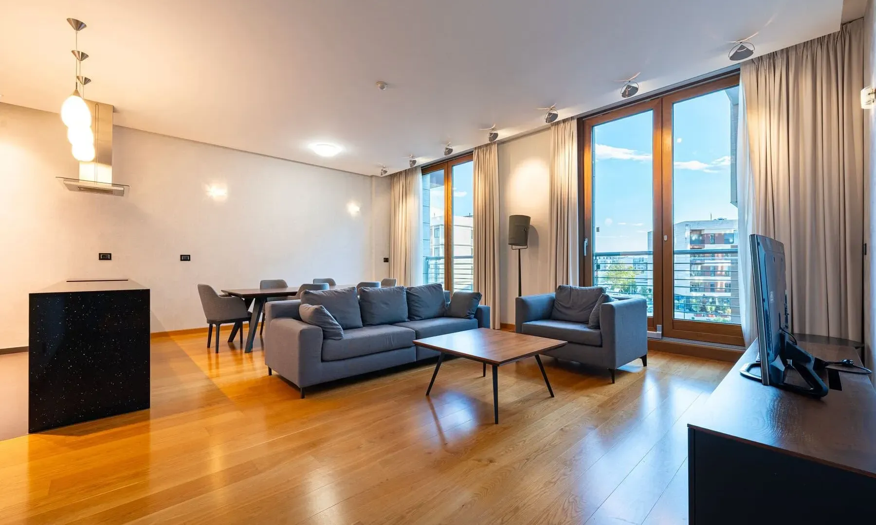 Prodaja, dvosoban stan, 106m², Kod Capital Plaze, Podgorica