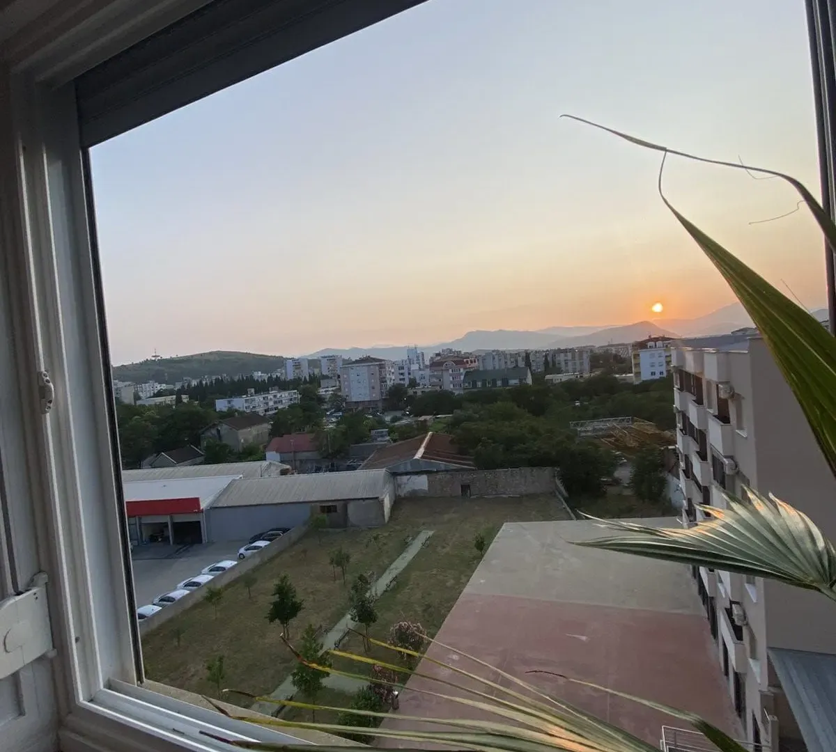 Izdavanje, jednosoban stan, 47m², Pobrežje, Podgorica