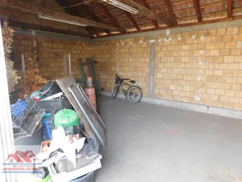 Izdavanje, poslovni prostor, 150m², Petrovac, Kragujevac - image 11