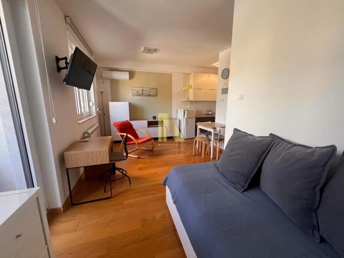 Rent, studio apartment, 29m², Centar, Novi Sad