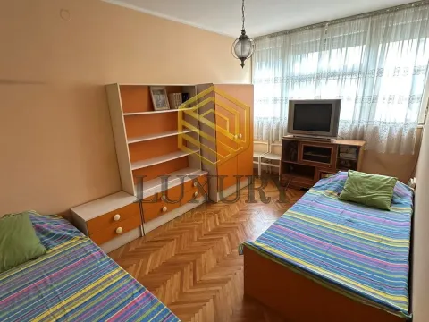 Izdavanje, četvorosoban stan, 94m², Preko Morače, Podgorica - image 8