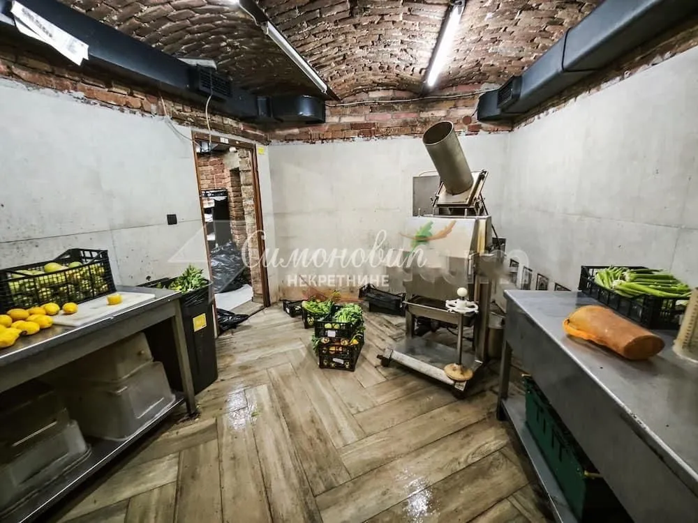 Prodaja, poslovni prostor, 82m², Stari Grad, Beograd