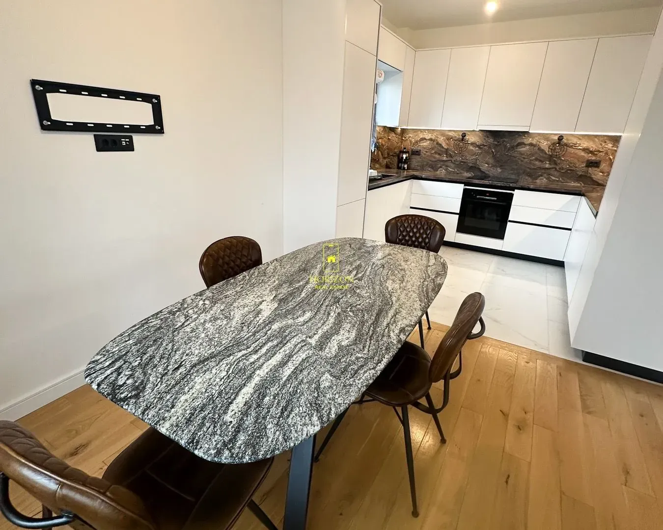 Rent, house, 180m², Gornja Gorica, Podgorica